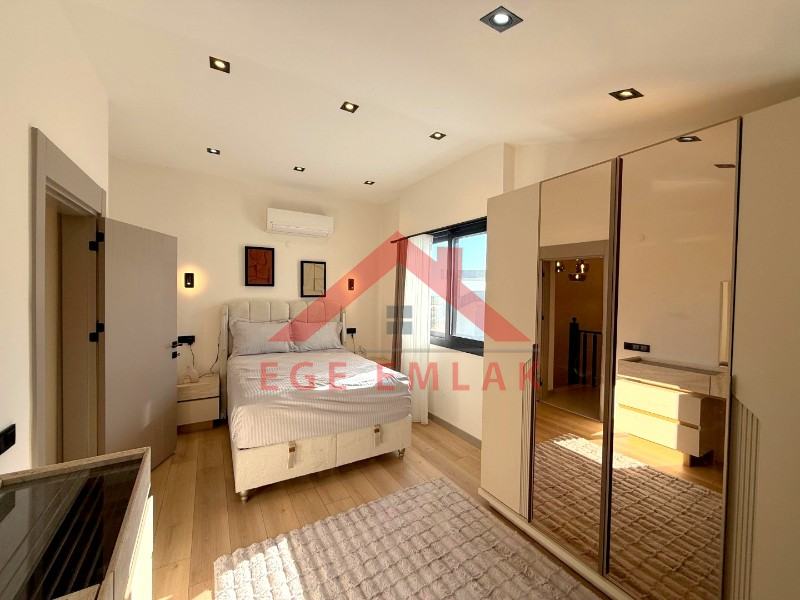 Didim Efeler Mahallesi’nde Butik Site İçerisinde Full Eşyalı Akıllı Tripleks 3+1 Villa