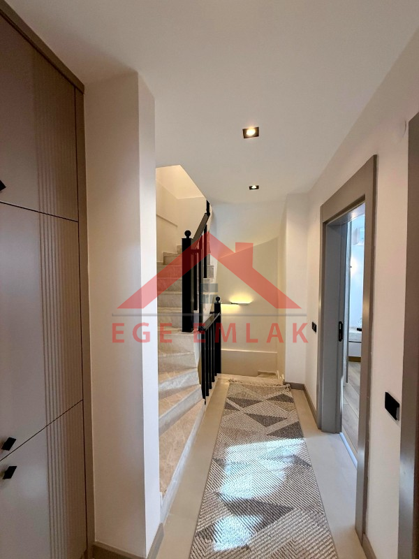 Didim Efeler Mahallesi’nde Butik Site İçerisinde Full Eşyalı Akıllı Tripleks 3+1 Villa
