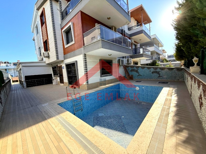 Didim Efeler’de Müstakil Havuzlu, Teraslı, Masrafsız 3+1 Satılık Villa