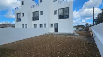 Girne Lapta Bölgesinde YENİ SATILIK 2+1  VİLLA 