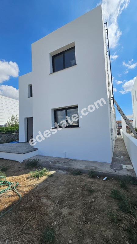 Lefkoşa Gönyeli'de Villar Bölgesi SATILIK  SIFIR 3+1