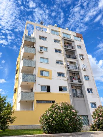 KÜÇÜK KAYMAKLI'DA SATILIK 3+1 DAİRE 