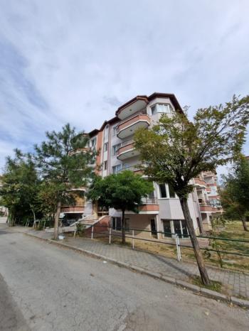 AFYON ÜÇOK EMLAK UYDUKENT ZAFER SİT. SATILIK 3+1 / 110m² / 4. KAT / KAT KİLERİ / E. BANYOSU 
