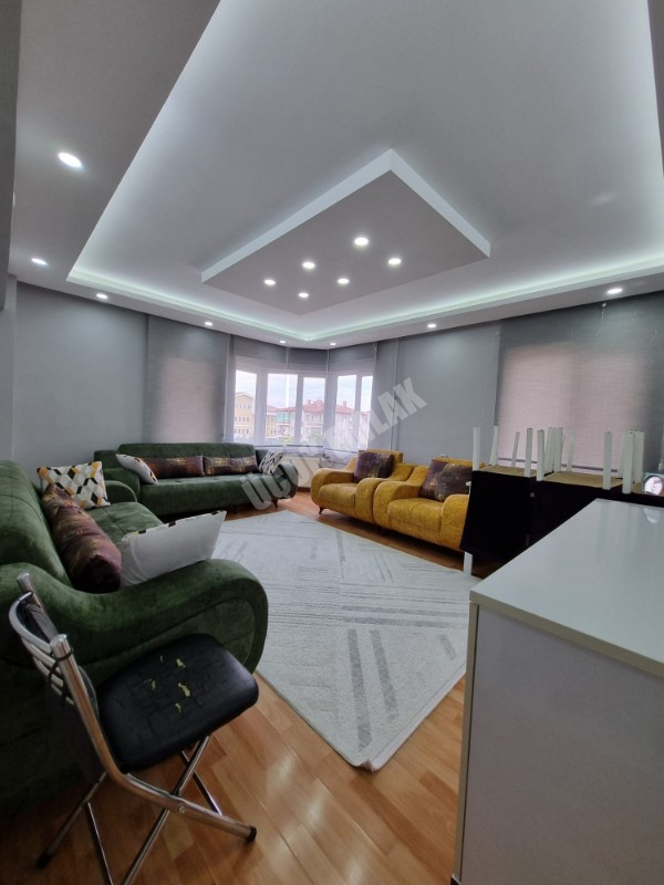 AFYON ÜÇOK EMLAK UYDUKENT ZAFER SİT. SATILIK 3+1 / 110m² / 4. KAT / KAT KİLERİ / E. BANYOSU 