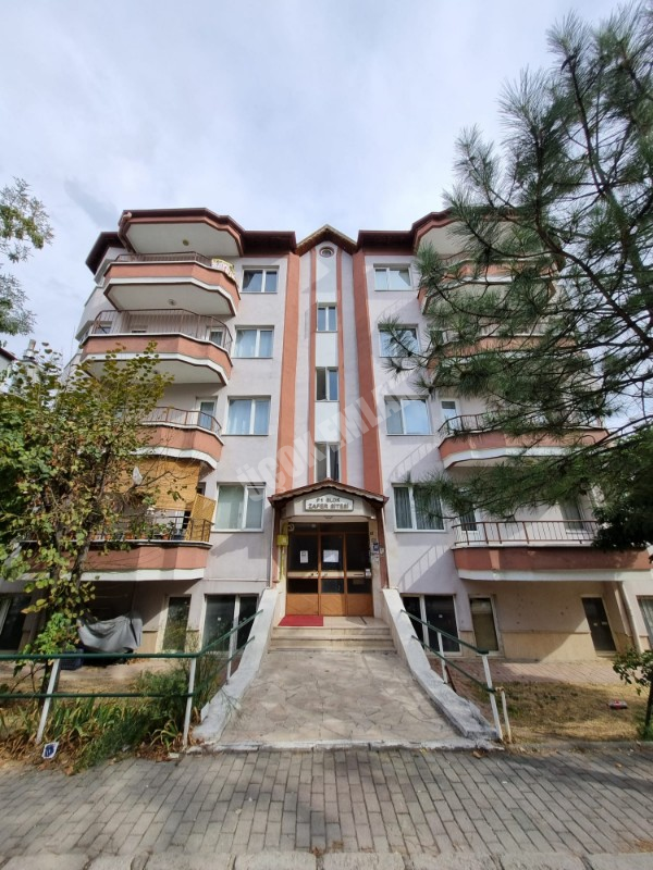 AFYON ÜÇOK EMLAK UYDUKENT ZAFER SİT. SATILIK 3+1 / 110m² / 4. KAT / KAT KİLERİ / E. BANYOSU 
