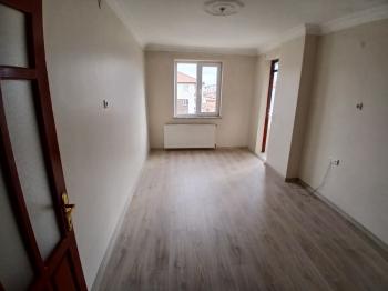 GÜVENAY - ÇORUM VARİNLİ CADDESİ ÜZERİNDE KİRALIK DUBLEKS DAİRE