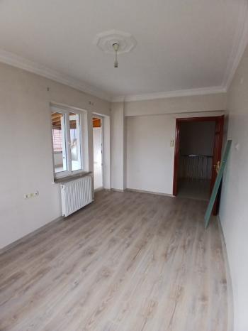 GÜVENAY - ÇORUM VARİNLİ CADDESİ ÜZERİNDE KİRALIK DUBLEKS DAİRE