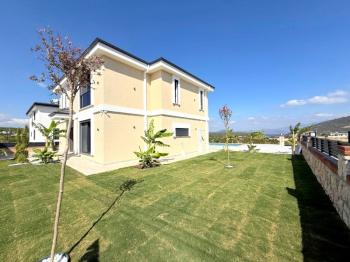 Didim Seyrantepede 645 M2 Arsa Üzerinde Satılık 4+1 Villa
