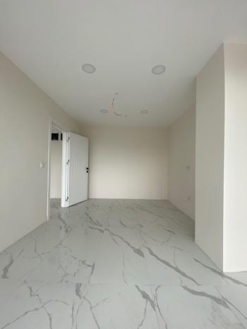 ARTI'DAN ÖZLÜCE METRO DURAĞINA CEPHE AA PLAZA'DA 1+1 OFİS