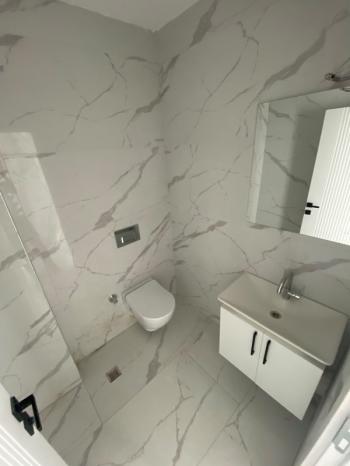 ARTI'DAN ÖZLÜCE METRO DURAĞINA CEPHE AA PLAZA'DA 1+1 OFİS