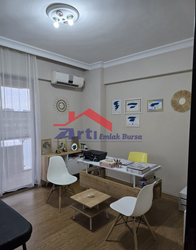 ARTI'DAN ÖZLÜCE'DE CADDEYE CEPHE 3+1 HOMEOFFİCE
