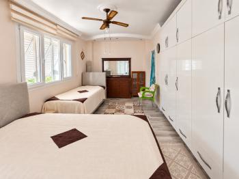 Didim Yeni Mahalle Deniz Evleri'nde Park Cepheli Geniş Balkonlu 2+1 Satılık Daire
