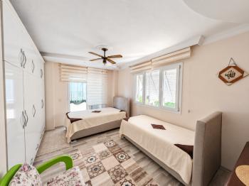 Didim Yeni Mahalle Deniz Evleri'nde Park Cepheli Geniş Balkonlu 2+1 Satılık Daire