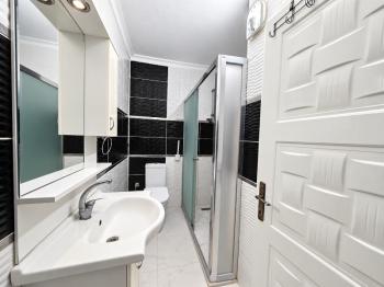 Didim Yeni Mahalle Deniz Evleri'nde Park Cepheli Geniş Balkonlu 2+1 Satılık Daire