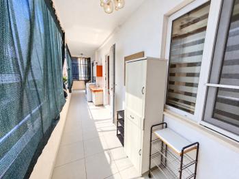 Didim Yeni Mahalle Deniz Evleri'nde Park Cepheli Geniş Balkonlu 2+1 Satılık Daire