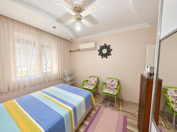 Didim Yeni Mahalle Deniz Evleri'nde Park Cepheli Geniş Balkonlu 2+1 Satılık Daire