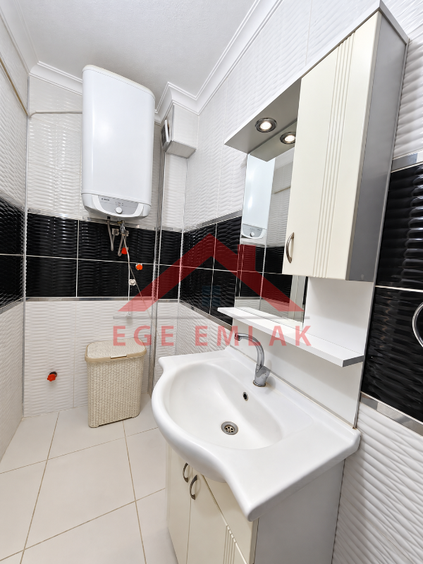 Didim Yeni Mahalle Deniz Evleri'nde Park Cepheli Geniş Balkonlu 2+1 Satılık Daire