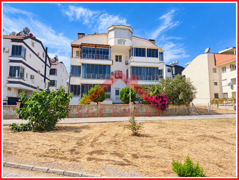 Didim Yeni Mahalle Deniz Evleri'nde Park Cepheli Geniş Balkonlu 2+1 Satılık Daire
