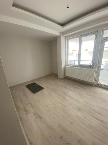 GÜVENAY - ÇORUM GÜLABİBEY MAH. KAPAKLI 3.SOKAKTA 2+0 SATILIK DAİRE 