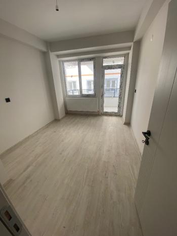 GÜVENAY - ÇORUM GÜLABİBEY MAHALLESİ KAPAKLI 3+1 SATILIK DAİRE