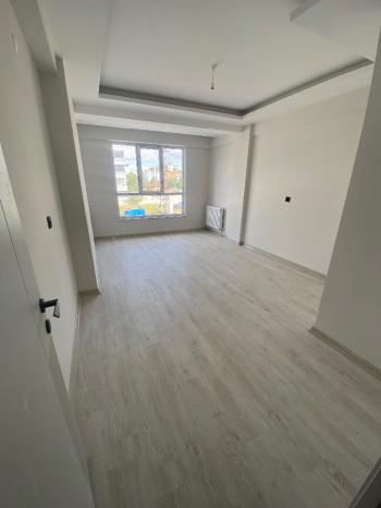 GÜVENAY - ÇORUM GÜLABİBEY MAHALLESİ KAPAKLI 3+1 SATILIK DAİRE