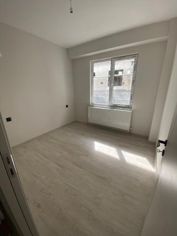 GÜVENAY - ÇORUM GÜLABİBEY MAHALLESİ KAPAKLI 2+1 SATILIK DAİRE 