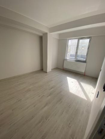 GÜVENAY - ÇORUM GÜLABİBEY MAHALLESİ KAPAKLI 2+1 SATILIK DAİRE 