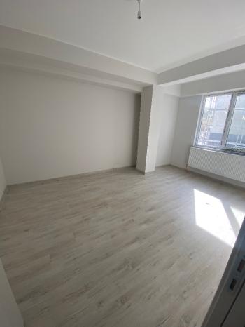 GÜVENAY - ÇORUM GÜLABİBEY MAHALLESİ KAPAKLI 2+1 SATILIK DAİRE 