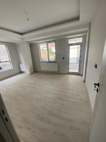 GÜVENAY - ÇORUM GÜLABİBEY MAHALLESİ KAPAKLI 2+1 SATILIK DAİRE 