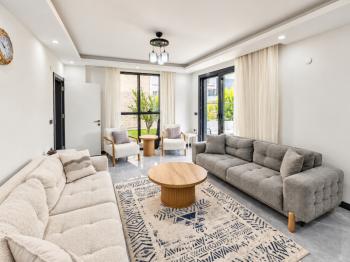 Didim Sağtur Elit 7 Sitesinde Denize 850 m Satılık 3+1 Tam Müstakil Villa