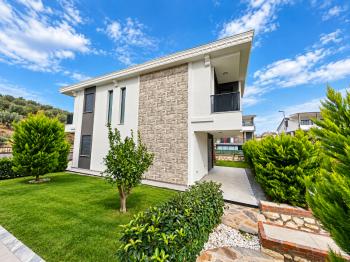 Didim Sağtur Elit 7 Sitesinde Denize 850 m Satılık 3+1 Tam Müstakil Villa