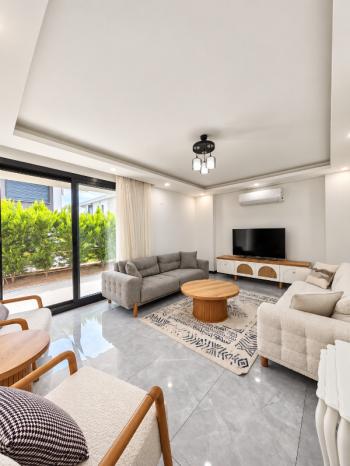 Didim Sağtur Elit 7 Sitesinde Denize 850 m Satılık 3+1 Tam Müstakil Villa