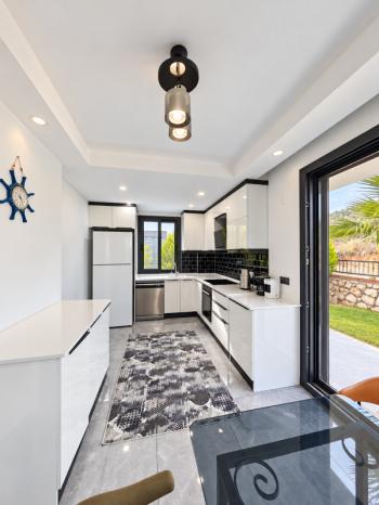 Didim Sağtur Elit 7 Sitesinde Denize 850 m Satılık 3+1 Tam Müstakil Villa
