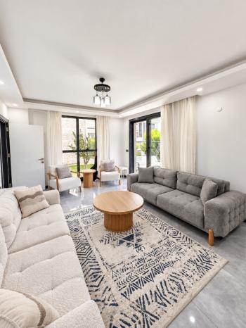 Didim Sağtur Elit 7 Sitesinde Denize 850 m Satılık 3+1 Tam Müstakil Villa