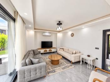 Didim Sağtur Elit 7 Sitesinde Denize 850 m Satılık 3+1 Tam Müstakil Villa