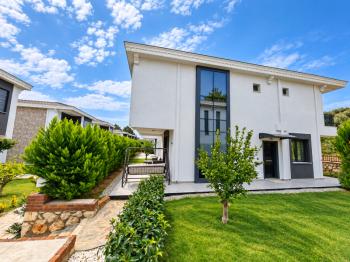 Didim Sağtur Elit 7 Sitesinde Denize 850 m Satılık 3+1 Tam Müstakil Villa
