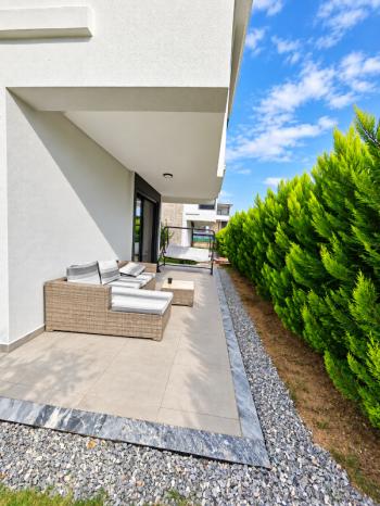 Didim Sağtur Elit 7 Sitesinde Denize 850 m Satılık 3+1 Tam Müstakil Villa