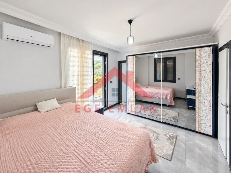 Didim Sağtur Elit 7 Sitesinde Denize 850 m Satılık 3+1 Tam Müstakil Villa