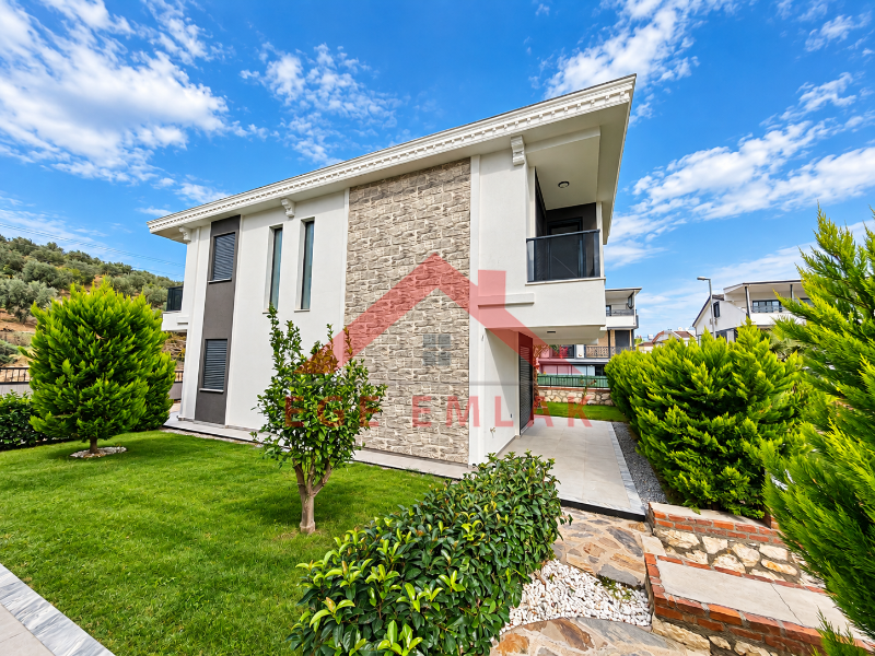 Didim Sağtur Elit 7 Sitesinde Denize 850 m Satılık 3+1 Tam Müstakil Villa