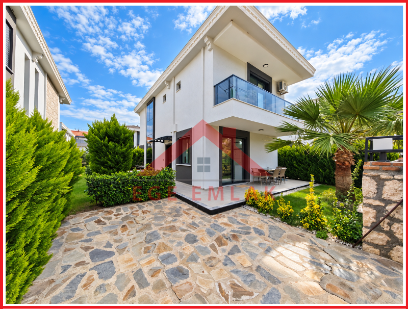 Didim Sağtur Elit 7 Sitesinde Denize 850 m Satılık 3+1 Tam Müstakil Villa