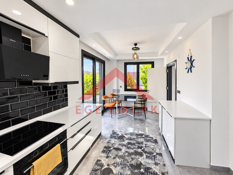 Didim Sağtur Elit 7 Sitesinde Denize 850 m Satılık 3+1 Tam Müstakil Villa