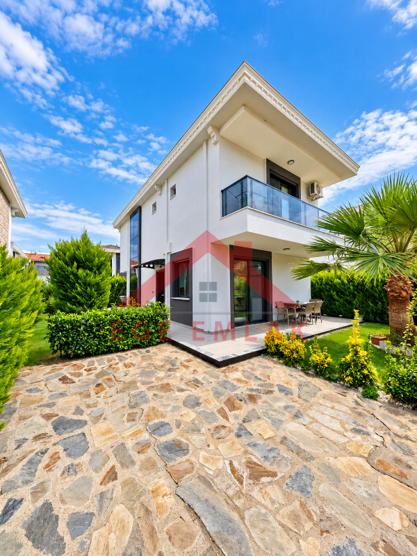Didim Sağtur Elit 7 Sitesinde Denize 850 m Satılık 3+1 Tam Müstakil Villa