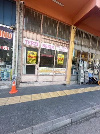 GÜVENAY - ÇORUM  ULUKAVAK  OSMANCIK CADDESİ ÜZERİ  KİRALIK DÜKKAN 