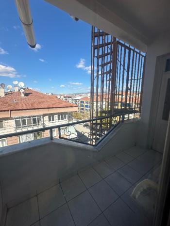 GÜVENAY - ÇORUM  ÜÇTUTLAR FATİH CADDESİ ÜZERİ 3+1 KİRALIK DAİRE 
