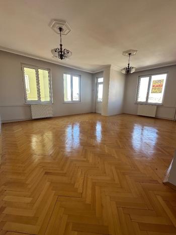 GÜVENAY - ÇORUM  ÜÇTUTLAR FATİH CADDESİ ÜZERİ 3+1 KİRALIK DAİRE 