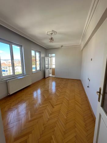 GÜVENAY - ÇORUM  ÜÇTUTLAR FATİH CADDESİ ÜZERİ 3+1 KİRALIK DAİRE 
