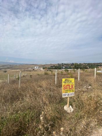 GÜVENAY - ÇORUM ÜÇTUTLAR SLİM KENT MEVKİ  1272 M² KÖŞE BAŞI SATILIK ARSA 