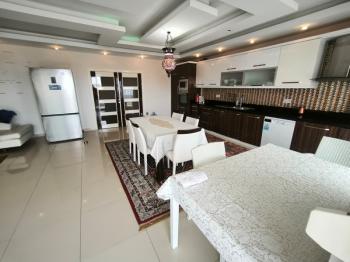 KESTEL MAHALLESİ'NDE SİTE İÇİNDE DENİZ MANZARALI 3+1 EŞYALI KİRALIK DAİRE