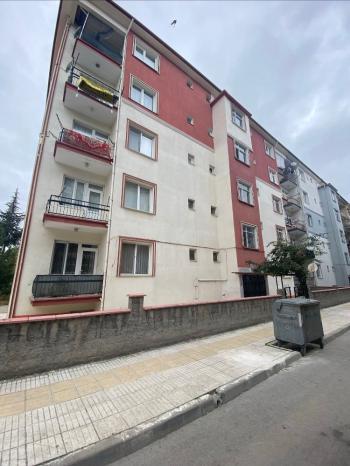 GÜVENAY - ÇORUM MİMARSİNAN MİMARSİNAN CAMİİ KARŞISI 4+1 BAKIMLI SATILIK DAİRE 