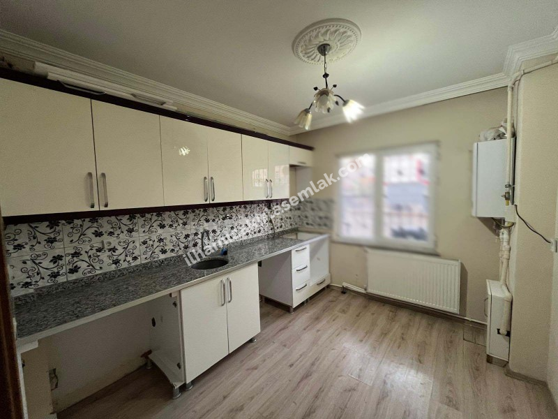 SERHAT MAHALLESİNDE SATILIK 2+1 DAİRE